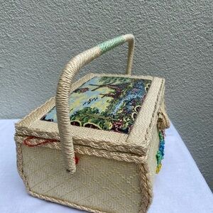 Antique Mid 20th Century rectangular sewing basket with a handle 7-1/2”x 11”